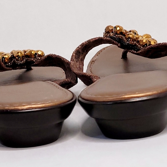 Stylish Bronze Sandals with Gold/Bronze Embellishments - Picture 5 of 9